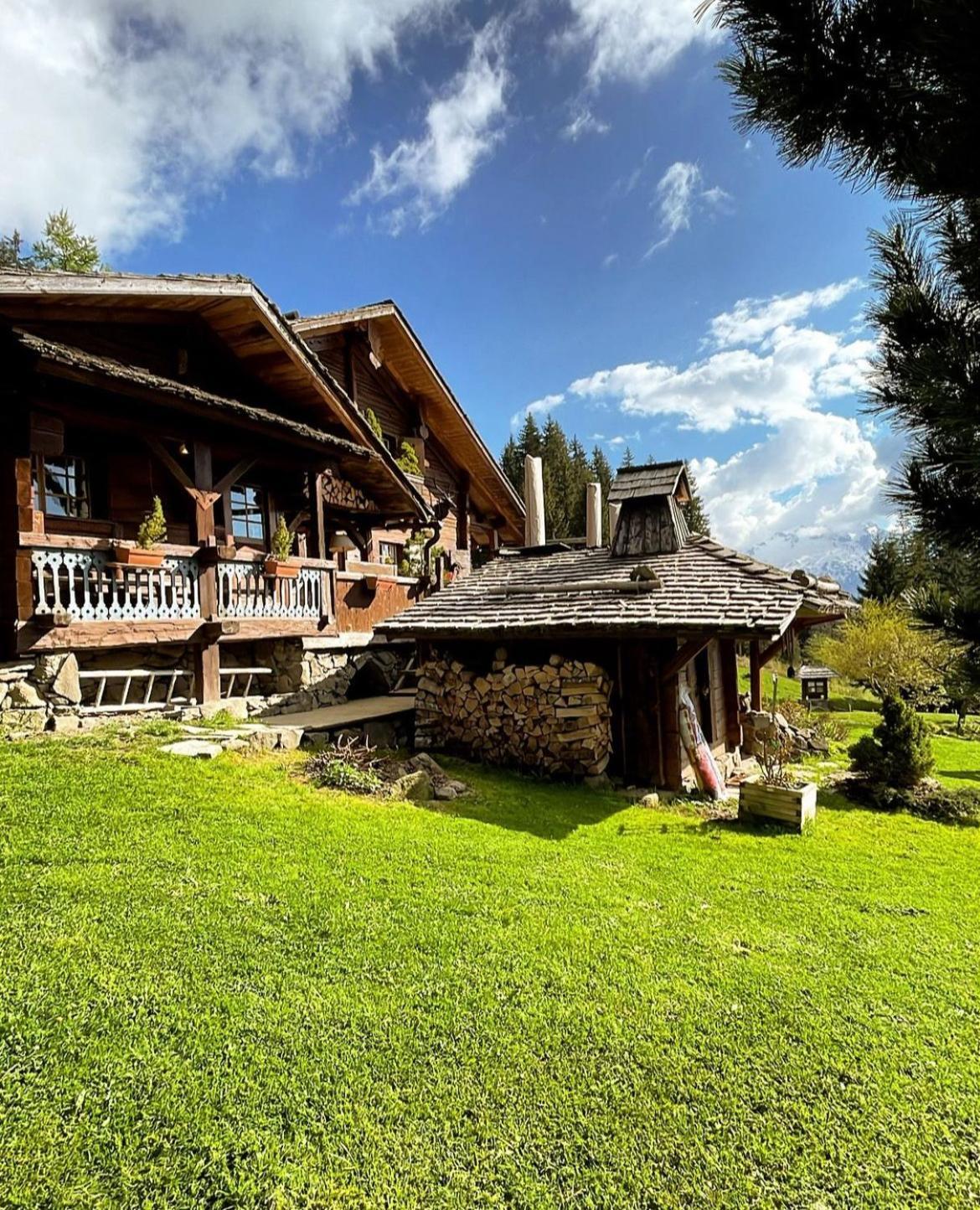 Hotel La Ferme Des Vonezins Thônes Exterior foto